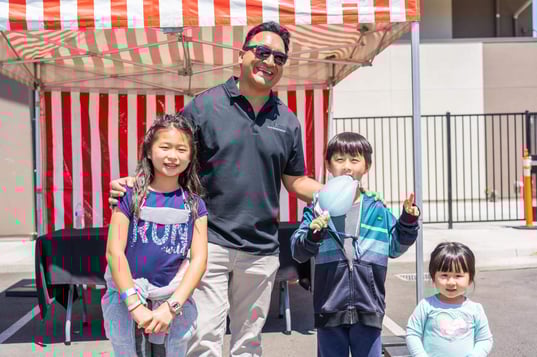 Doc-and-kids-at-food-freedom-fun-fest-3